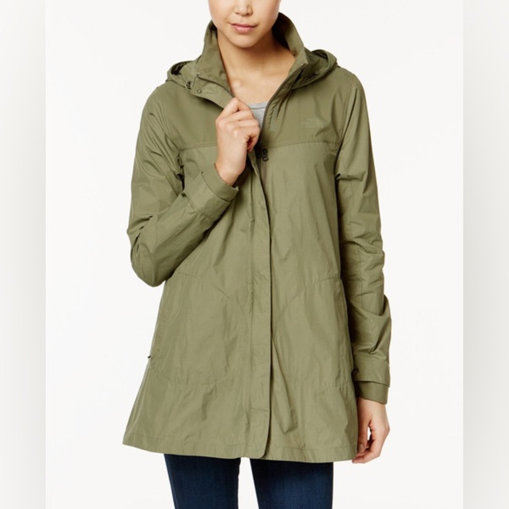 The North Face Women’s Green Windbreaker Jacket